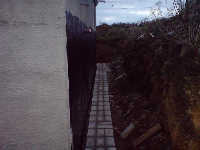 15 Retaining Wall & Cess Tank (19)